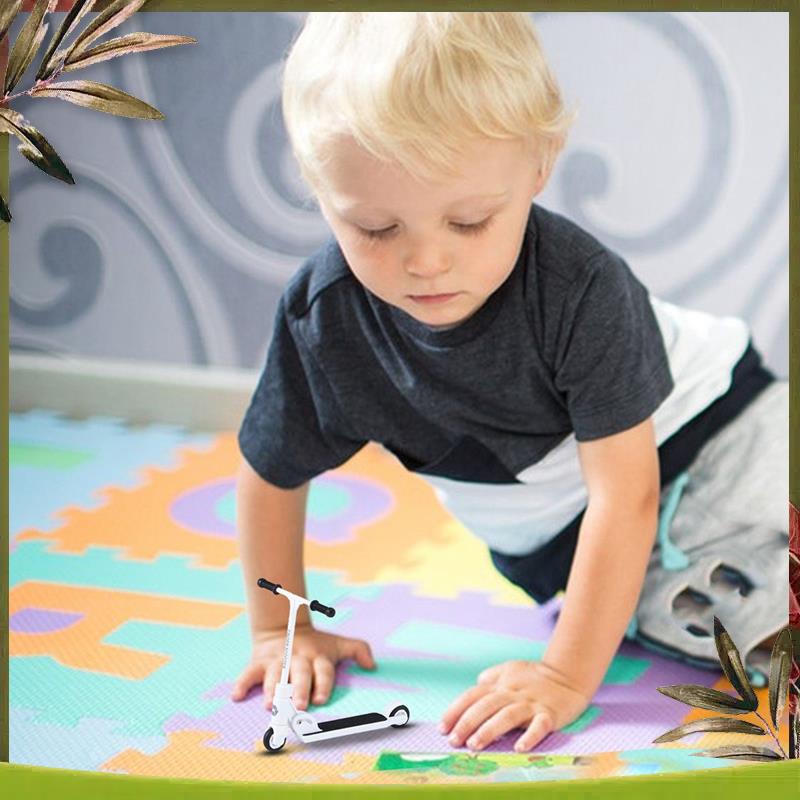 Kids Toys Scooter - Mobil Mainan Skateboard Desktop Mobil Vitalitas